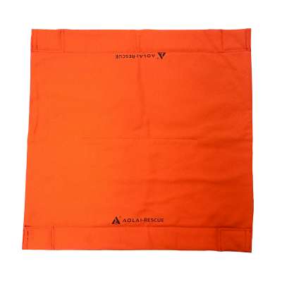 Sharp edge protection blanket with magnet detachable for road accident rescue